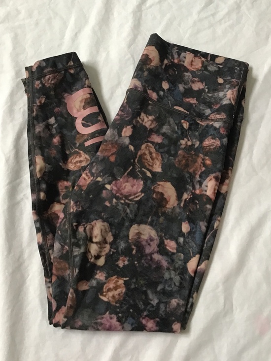 LuLuLemon sz 10 Wunder Under High Rise 28” Frosted Rose Leggings - Picture 13 of 13